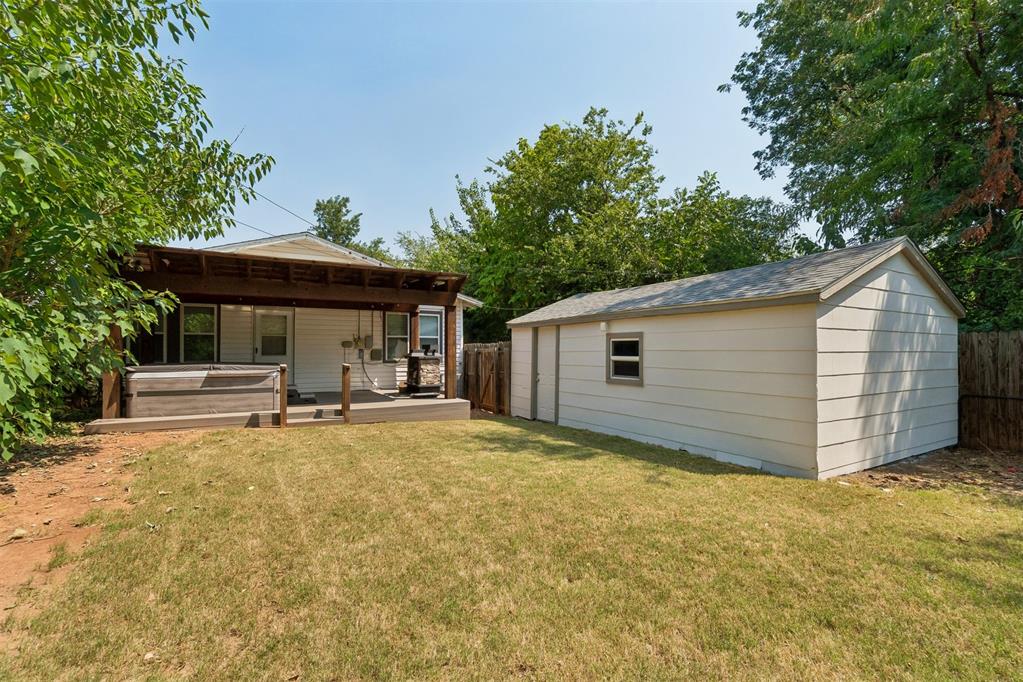 1012 W Hill Street Property Photo 43