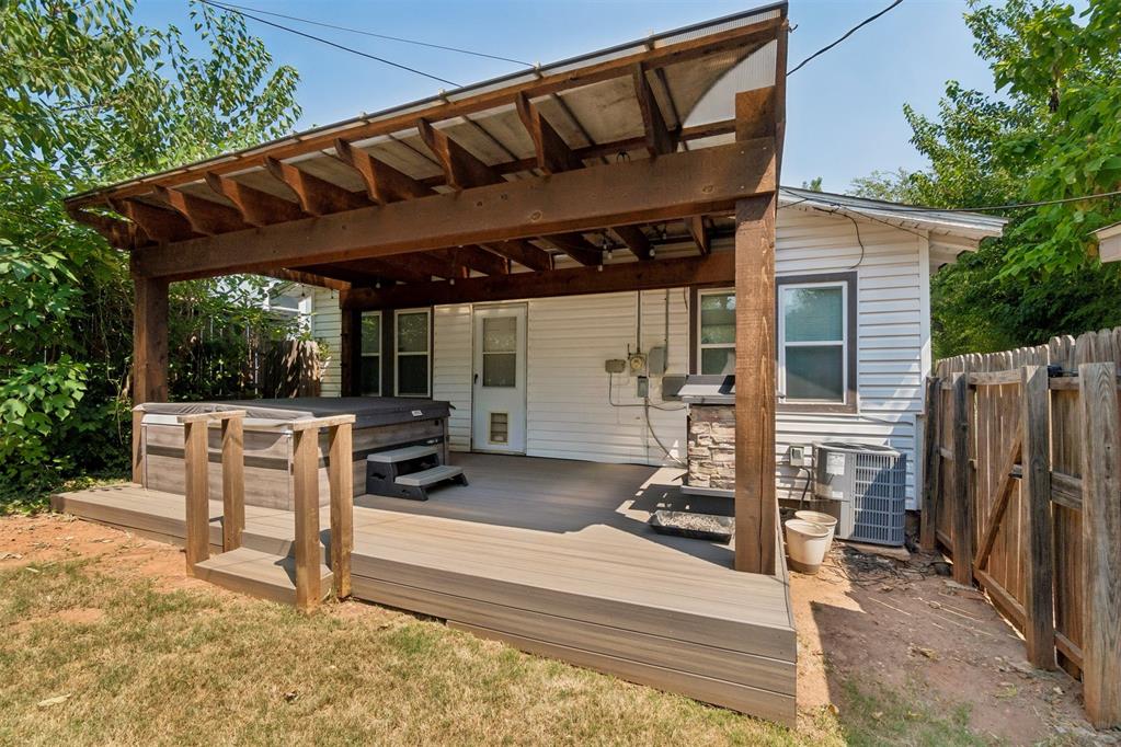 1012 W Hill Street Property Photo 44