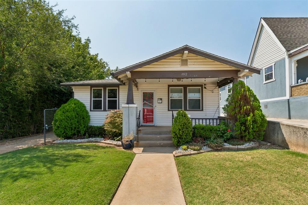 1012 W Hill Street Property Photo 46