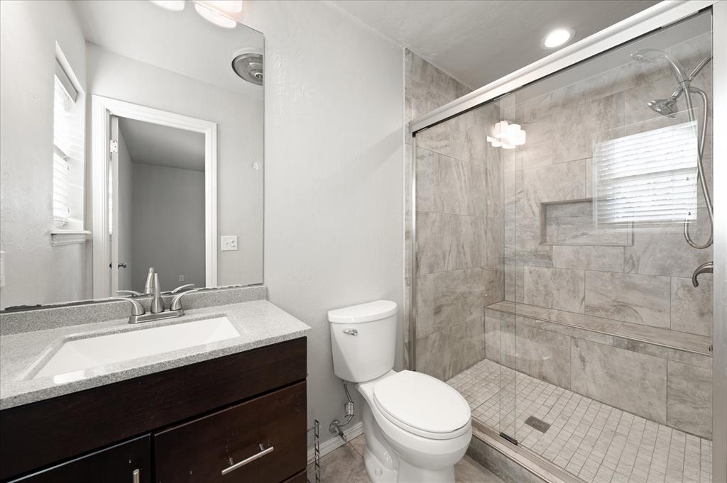 1501 Carlton Way Property Photo 8