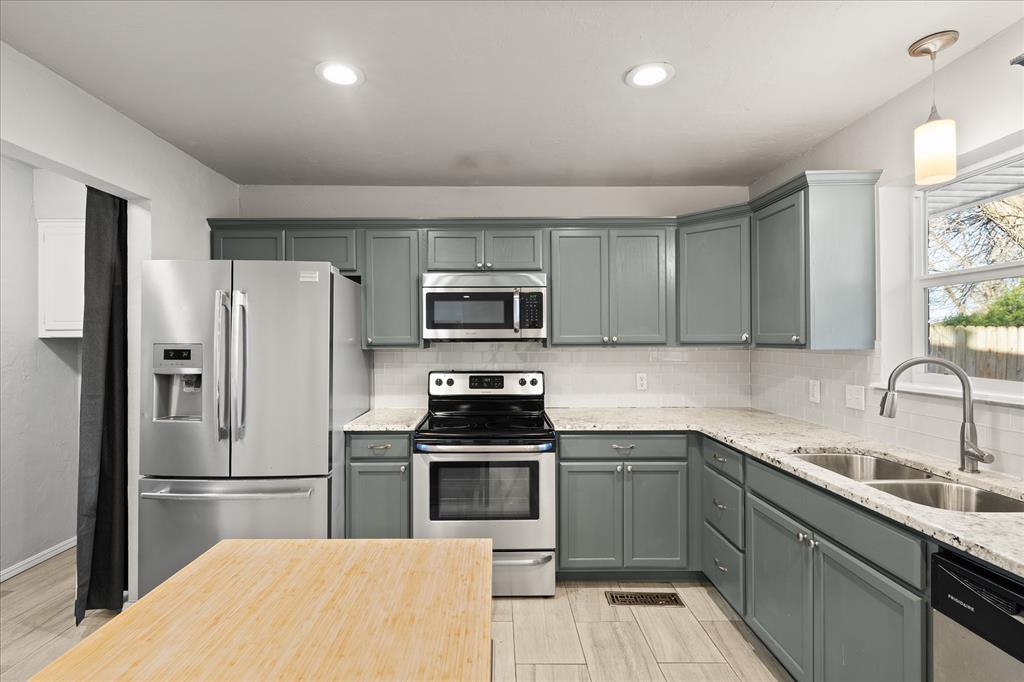 1501 Carlton Way Property Photo 15