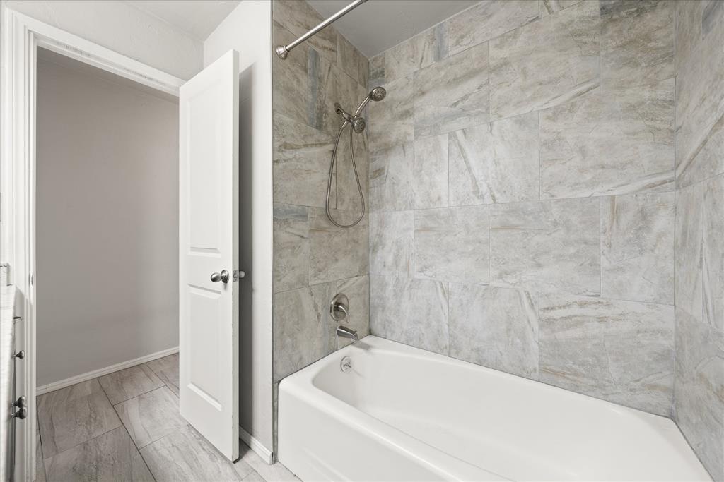 1501 Carlton Way Property Photo 24
