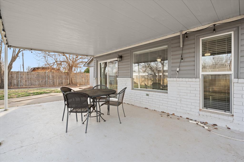 1501 Carlton Way Property Photo 27