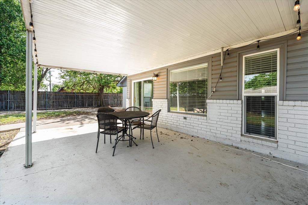 1501 Carlton Way Property Photo 32