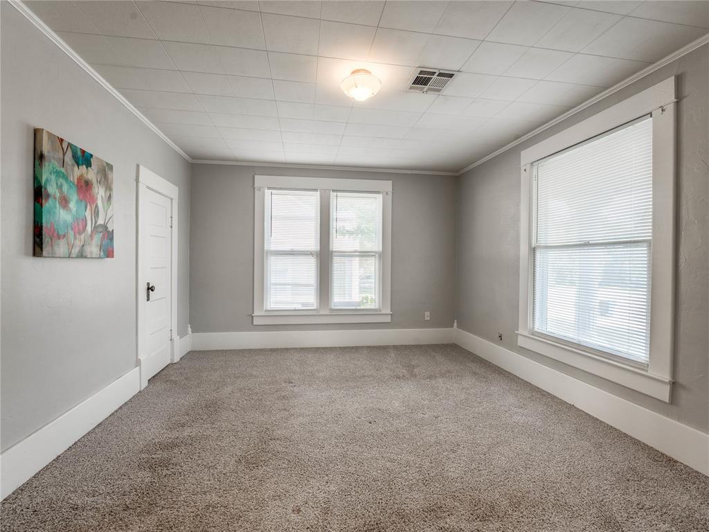 717 E Logan Avenue Property Photo 15