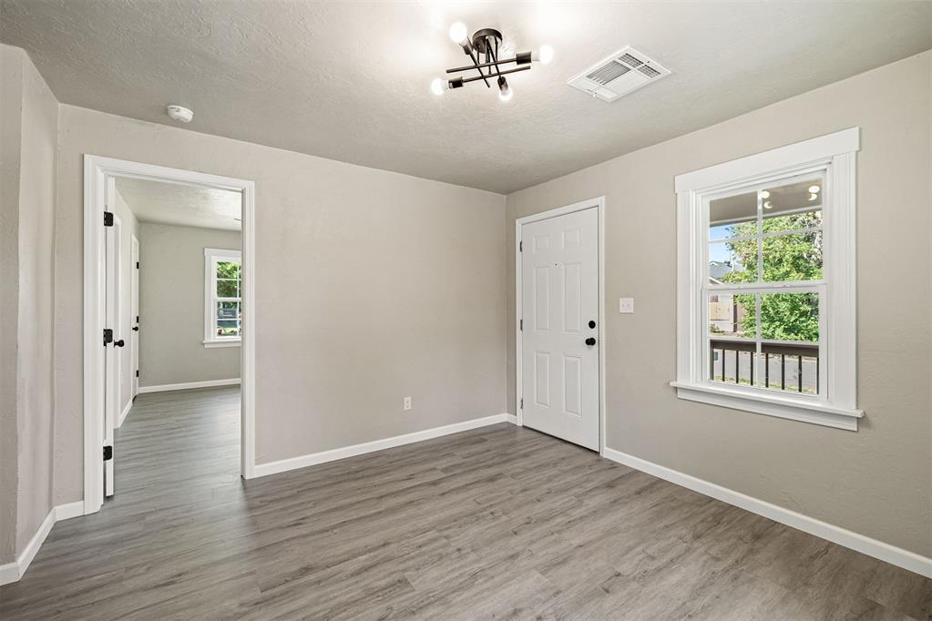 220 N M Avenue Property Photo 6