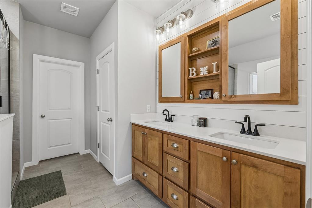 512 Cantebury Drive Property Photo 17