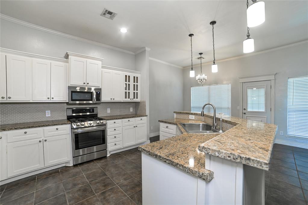 21574 Lake Shadows Drive Property Photo 14