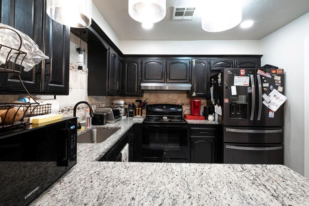 728 Miller Drive Property Photo 8