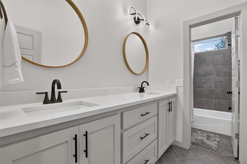 2580 Hayfield Way Property Photo 29