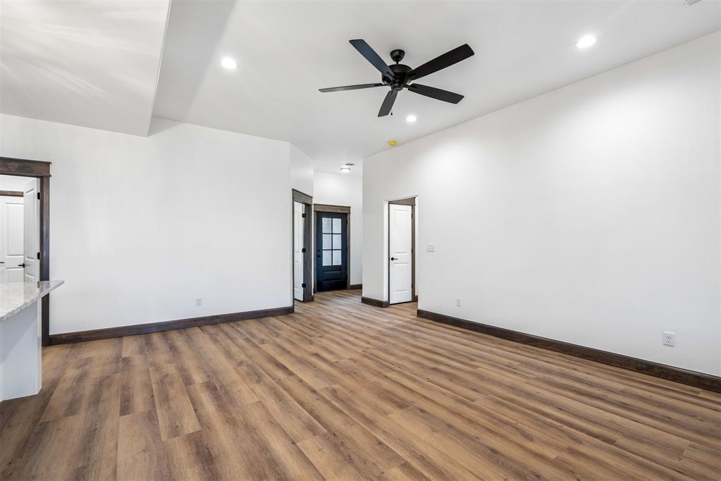 209 Nw Pine Avenue Property Photo 9
