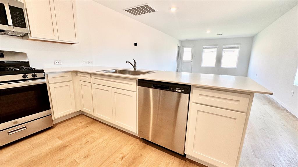 20404 Mule Deer Drive Property Photo 3
