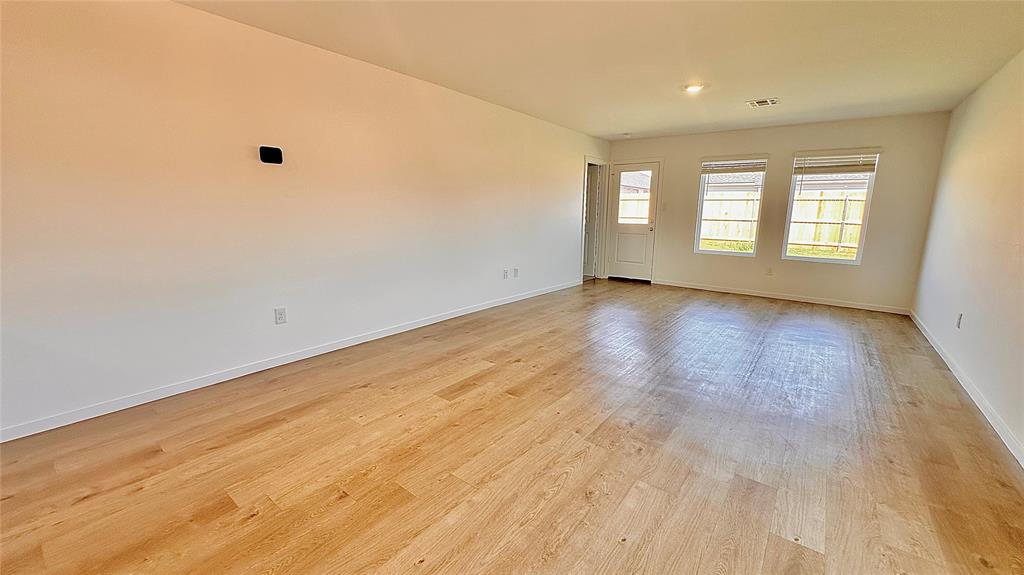 20404 Mule Deer Drive Property Photo 5
