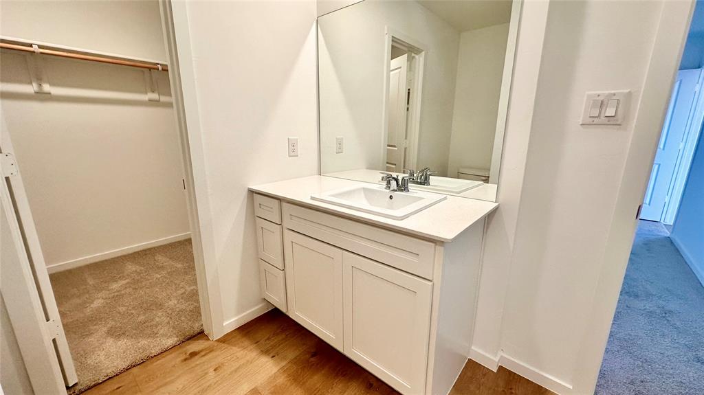 20404 Mule Deer Drive Property Photo 8