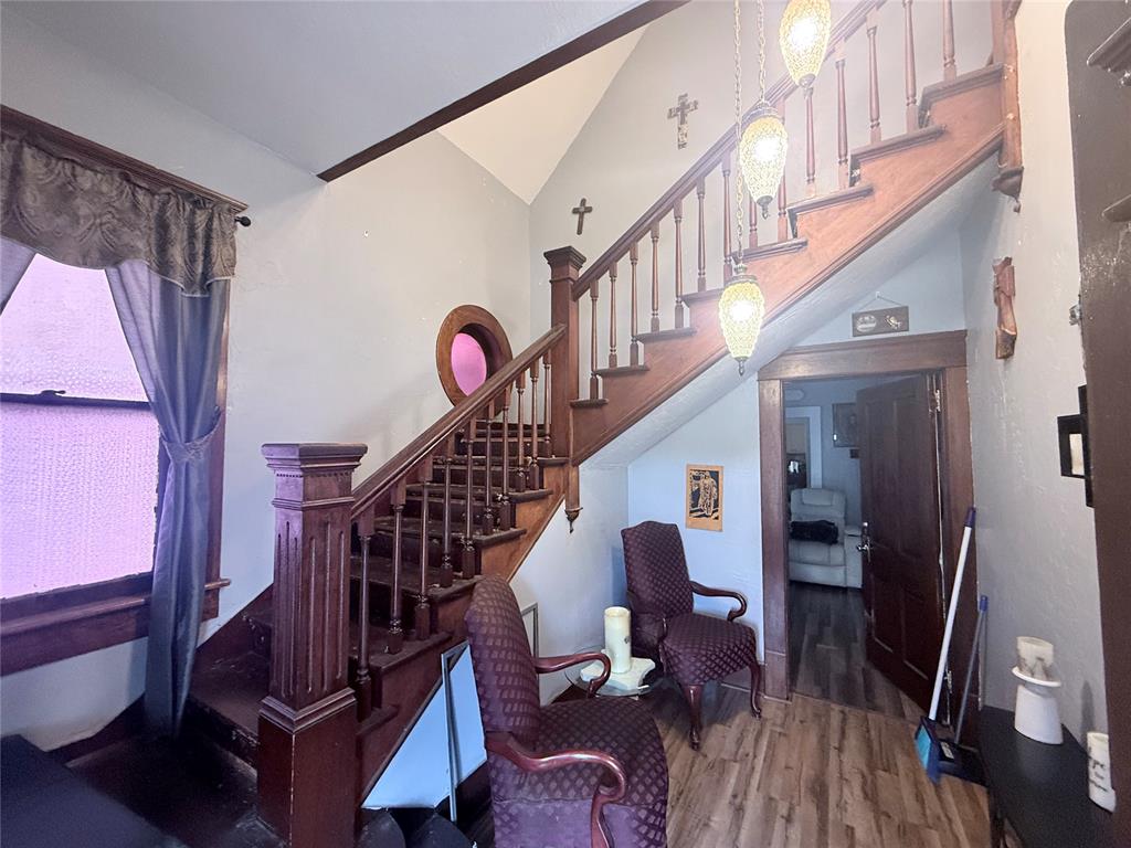 1242738 Property Photo 9
