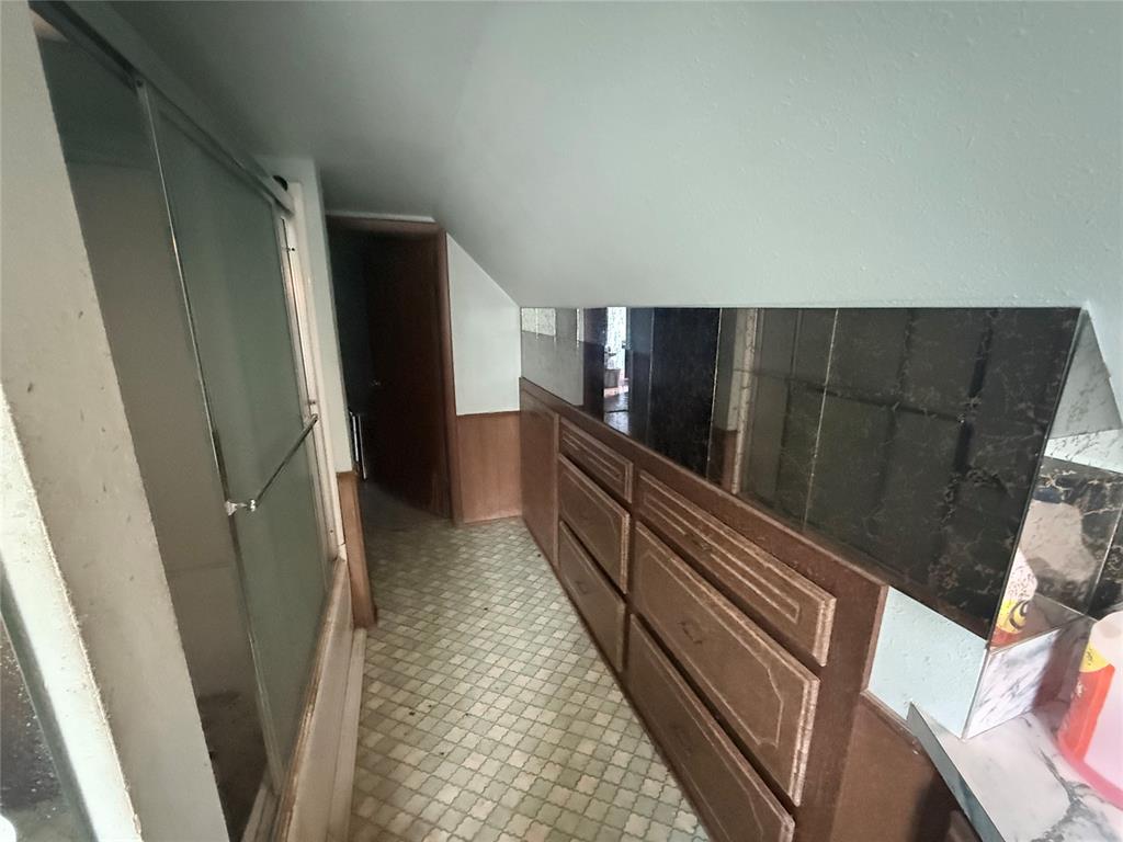 1242738 Property Photo 11