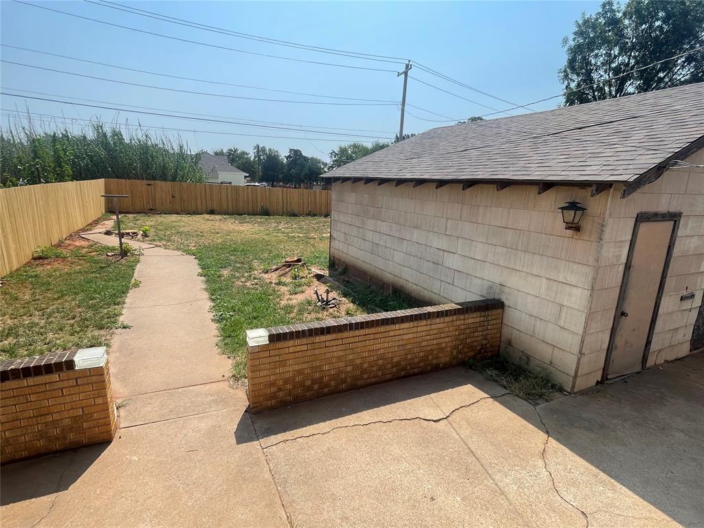 800 N Caddo Street Property Photo 6