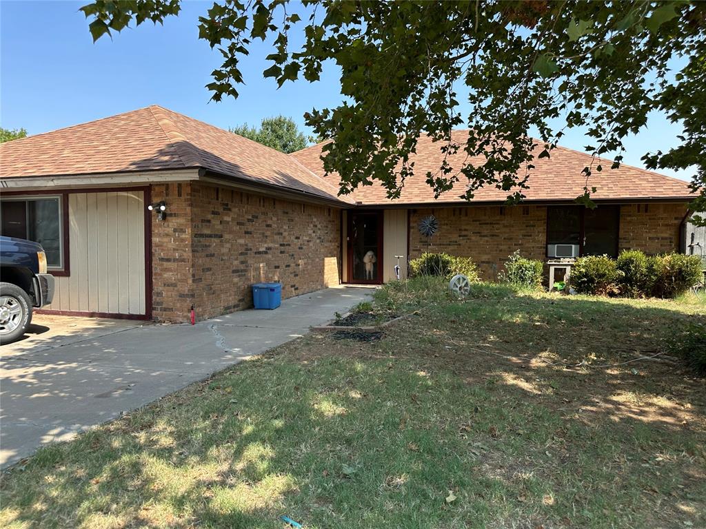 1911 Van Buren Avenue Property Photo 4