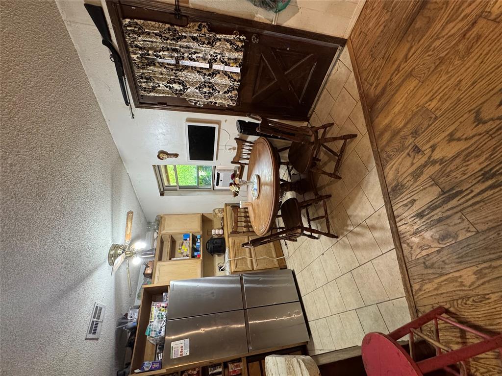 1911 Van Buren Avenue Property Photo 6