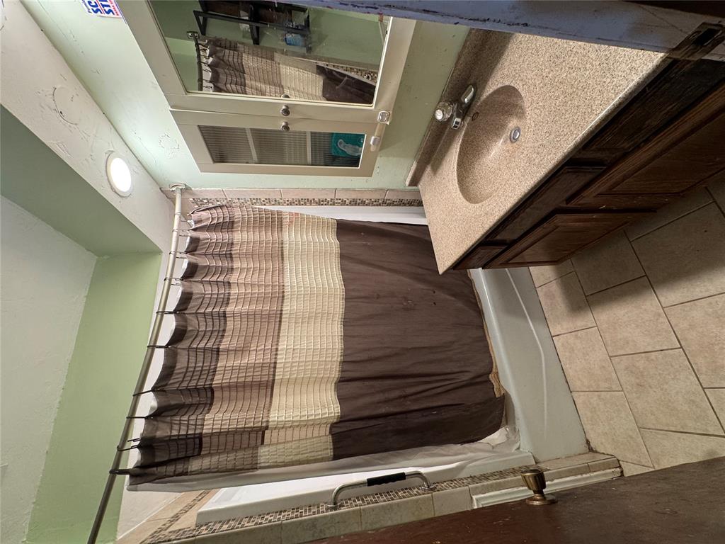 1911 Van Buren Avenue Property Photo 9