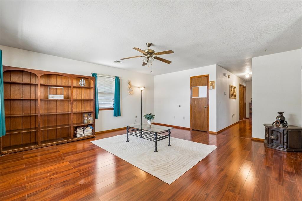 309 W Garrett Street Property Photo 6