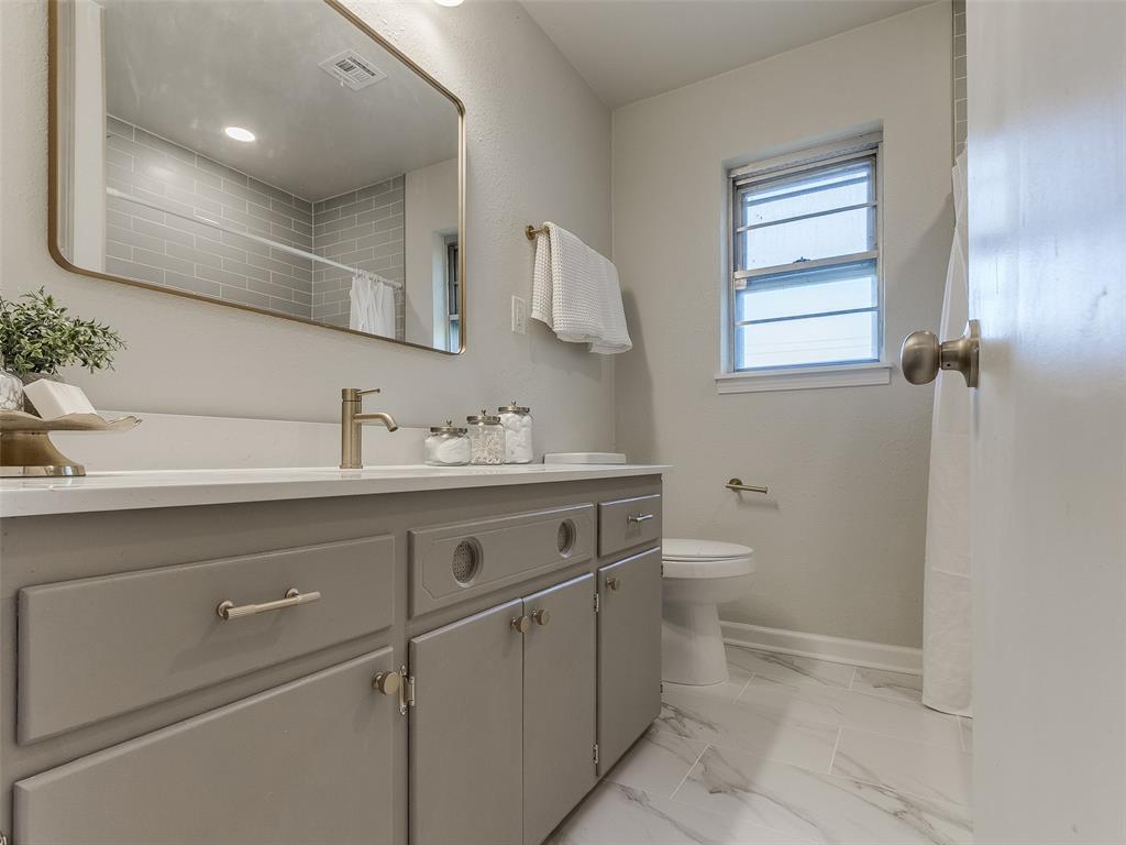 4520 Nw 46th Street Property Photo 27