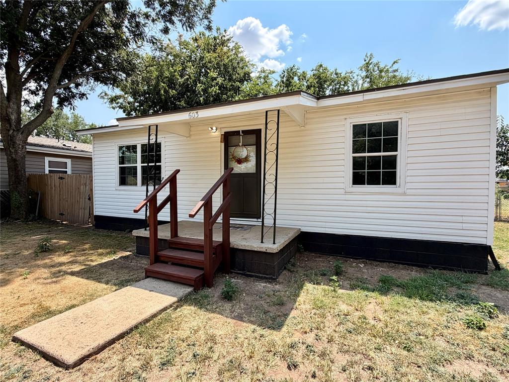 603 Nw Pontotoc Street Property Photo 3