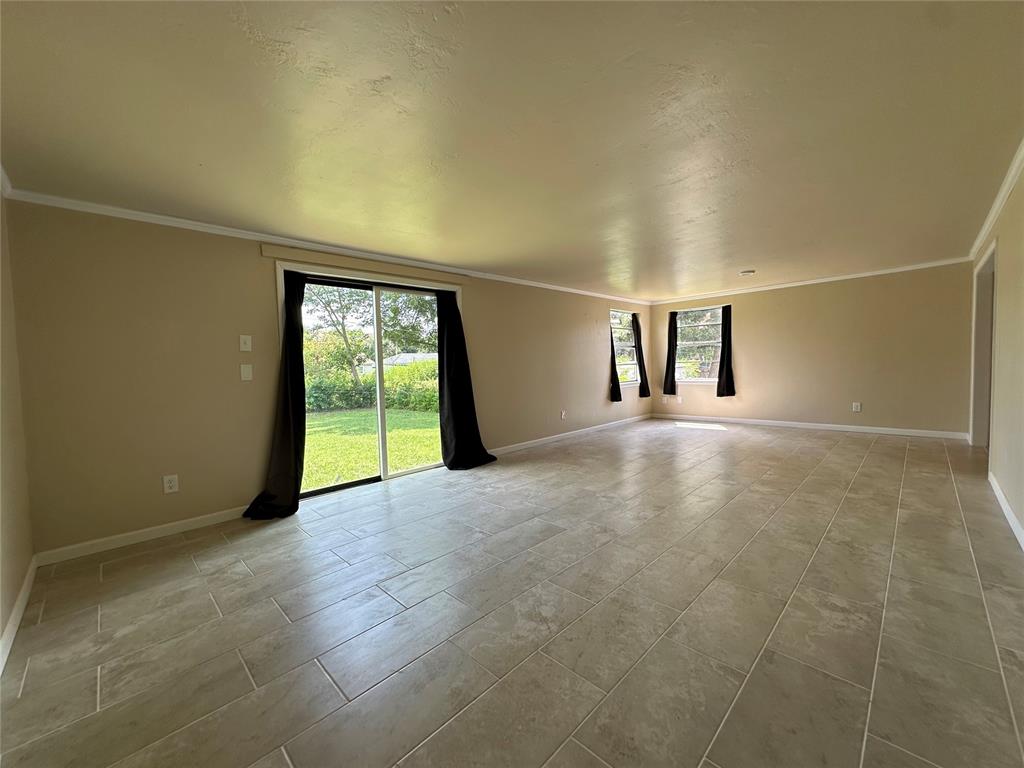 2136 Sw 49th Street Property Photo 8