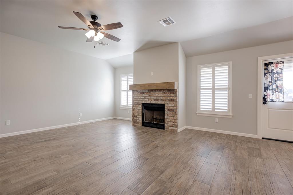 9714 Country Side Lane Property Photo 6