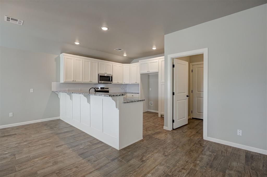 9714 Country Side Lane Property Photo 11