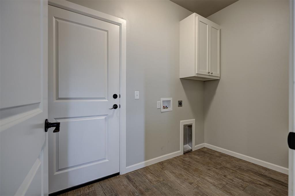 9714 Country Side Lane Property Photo 38