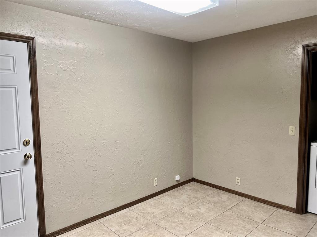 1344 Meadow Lane 3 Property Photo 5