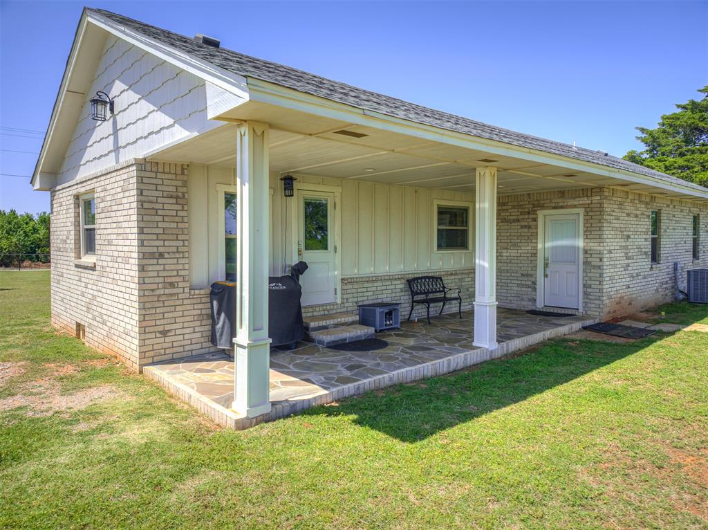 8800 N Coltrane Road Property Photo 28