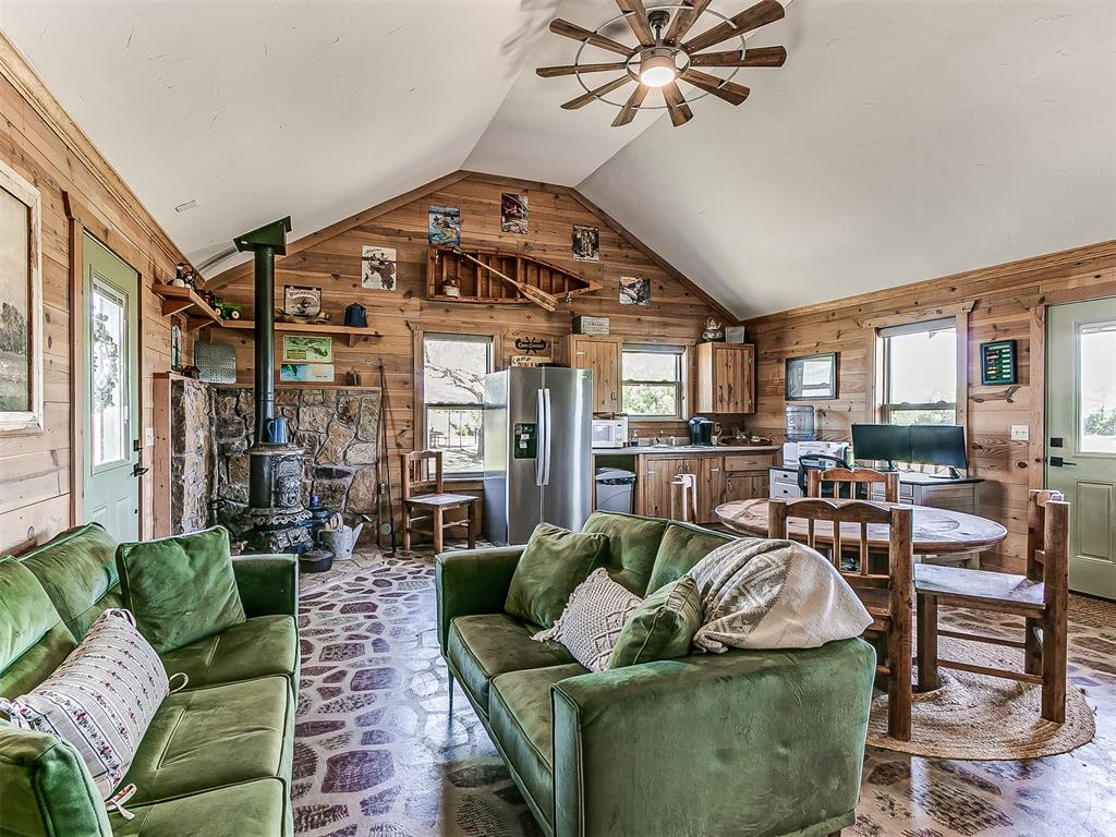 8800 N Coltrane Road Property Photo 35