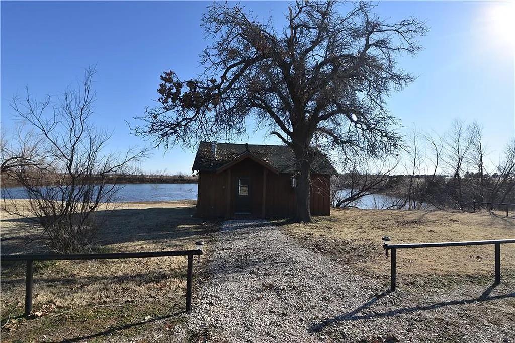 8800 N Coltrane Road Property Photo 47