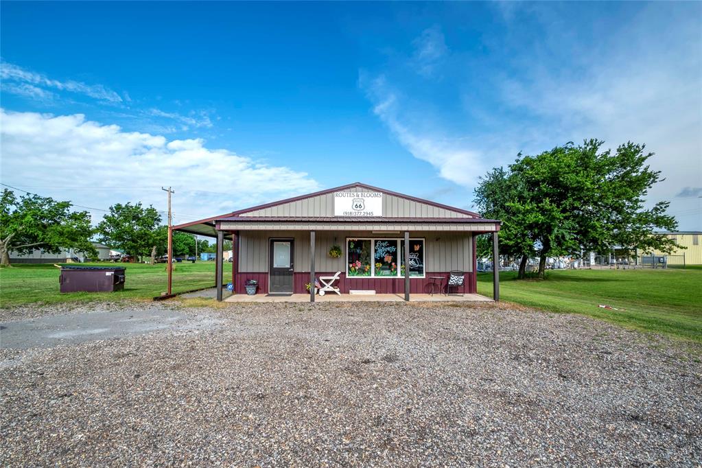 1003 N Broadway Avenue Property Photo 1