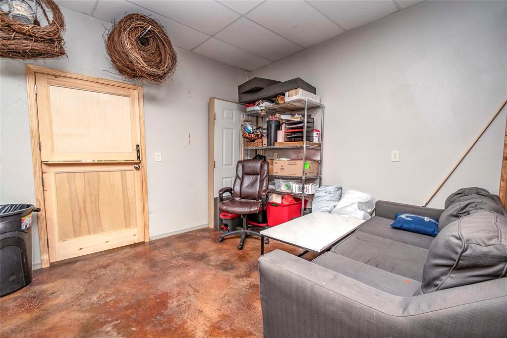 1003 N Broadway Avenue Property Photo 16