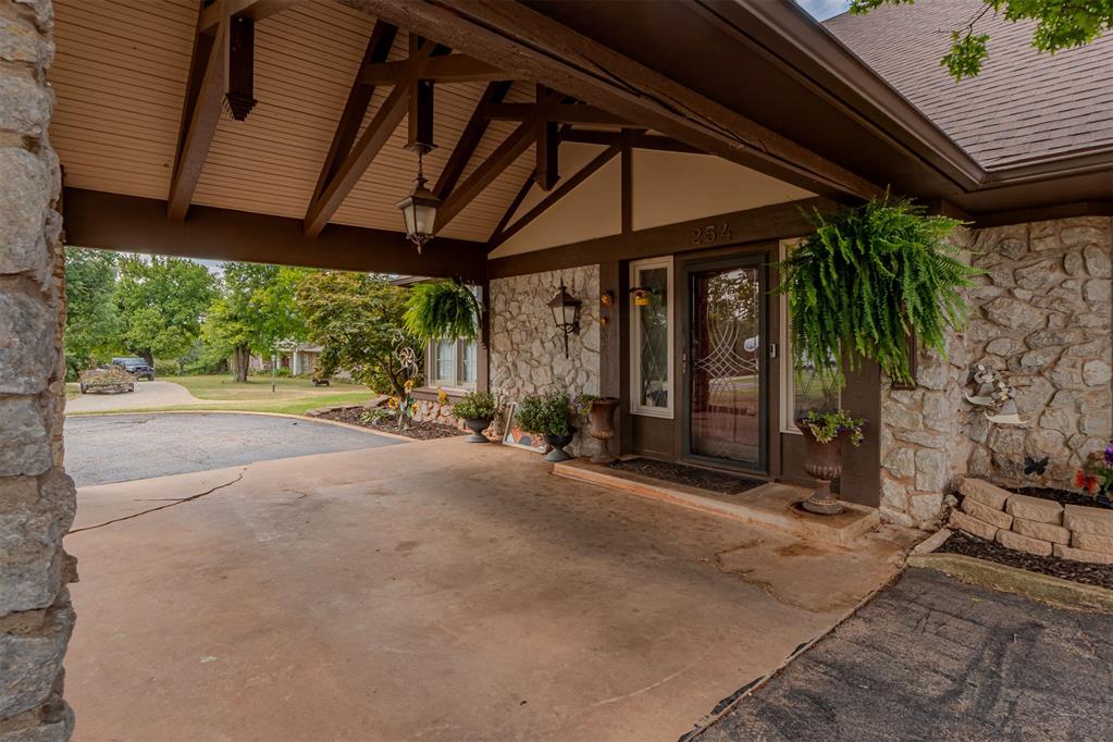 254 N Marshall Drive Property Photo 4