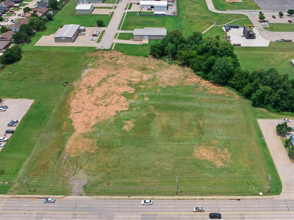 301 S Yukon Parkway Property Photo 4