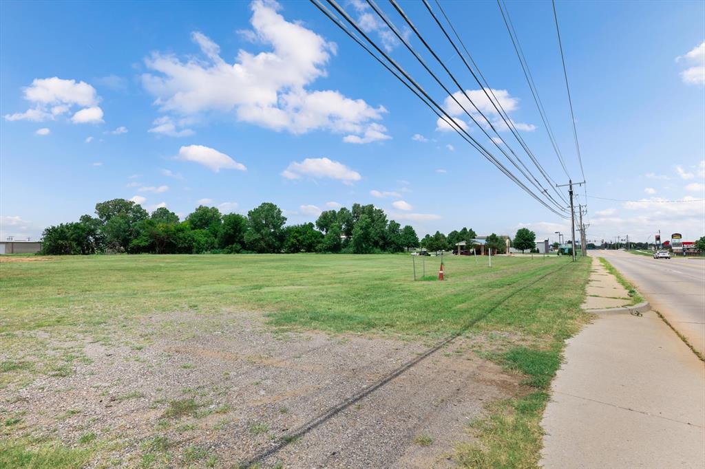 301 S Yukon Parkway Property Photo 6