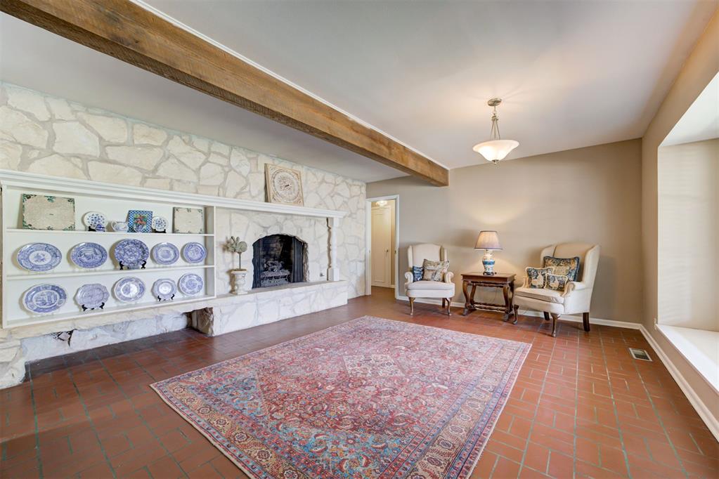 1744 Westbrooke Terrace Property Photo 4