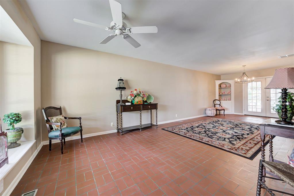 1744 Westbrooke Terrace Property Photo 7