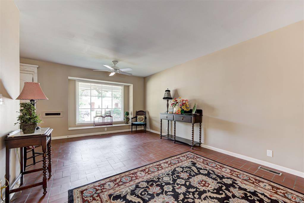 1744 Westbrooke Terrace Property Photo 8