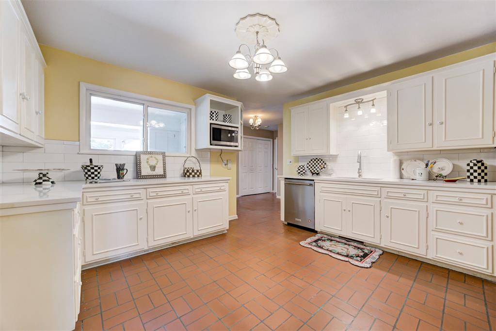 1744 Westbrooke Terrace Property Photo 12