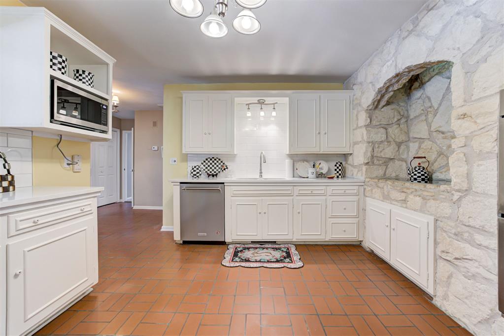 1744 Westbrooke Terrace Property Photo 13