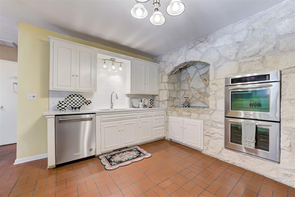1744 Westbrooke Terrace Property Photo 14