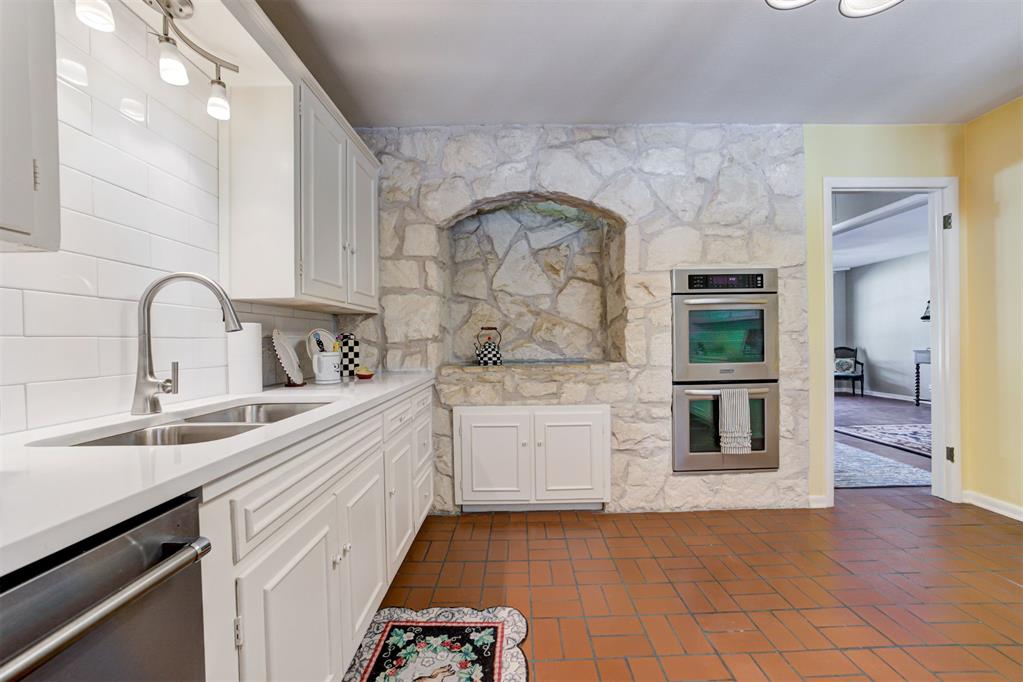 1744 Westbrooke Terrace Property Photo 15