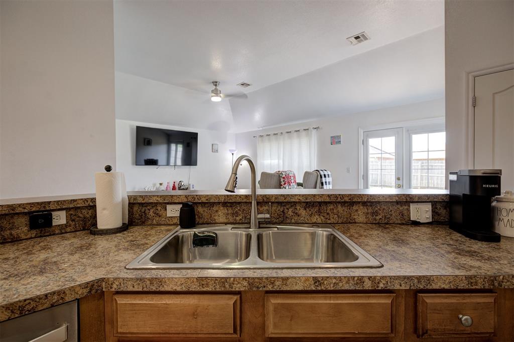 612 Cavecreek Street Property Photo 10