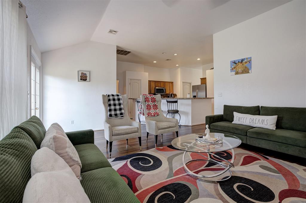 612 Cavecreek Street Property Photo 14