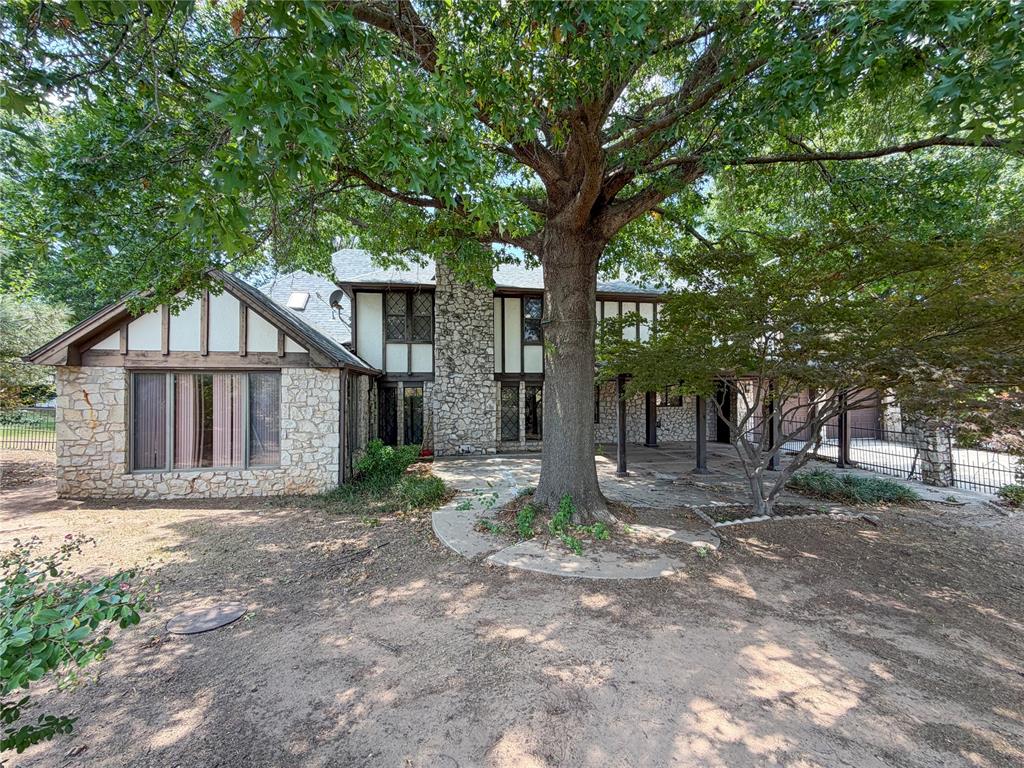 2317 Robinwood Circle Property Photo 6